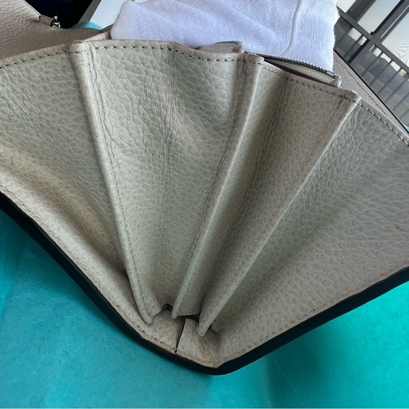 Gucci Beige Shoulder Bag - Picture 11 of 16